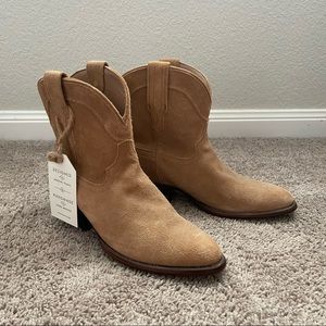 Tecovas Lucy Sand Suede Boot